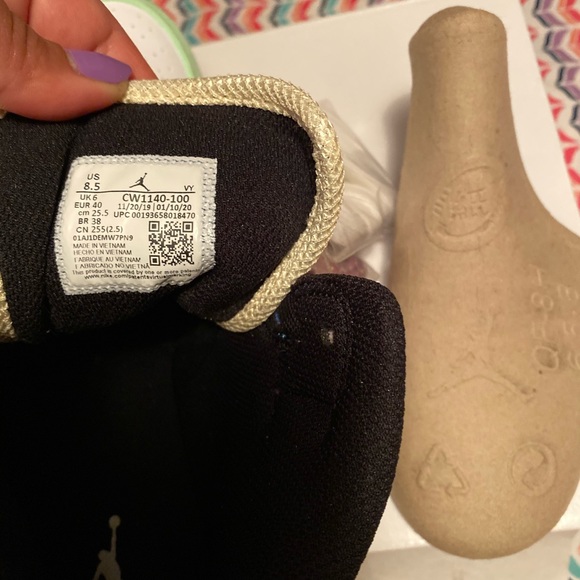 AIR JORDANsize 8 available (size 8.5 already SOLD) - Picture 5 of 10